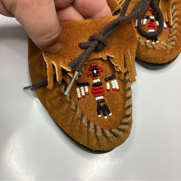 Minnetonka beaded suede moccasins big kids size 4 - Picture 3 of 7